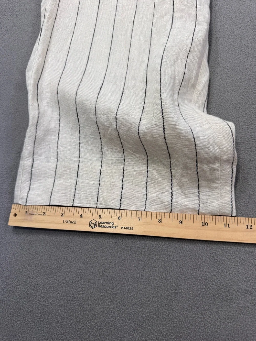 Banana Republic Cream w/ Navy Pinstripe 100% Linen Pleated Trouser Pants, 18